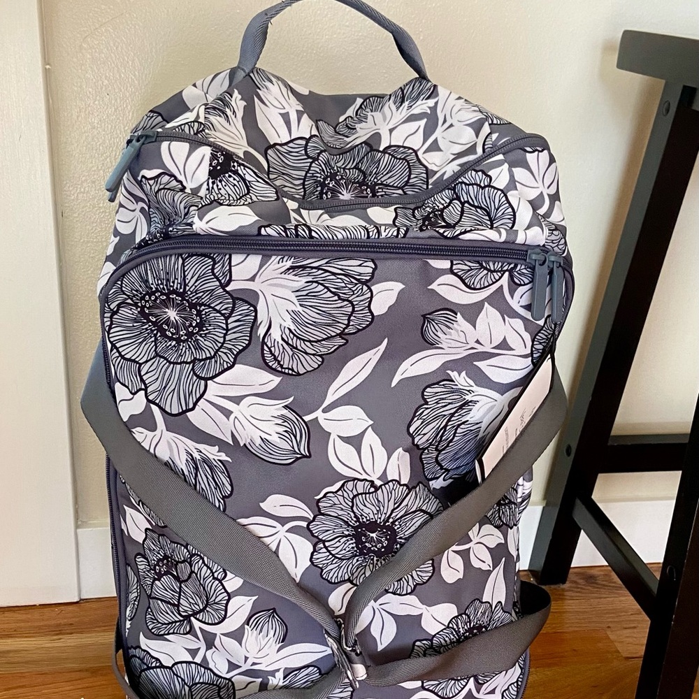 Vera Bradley Wheeled Carry-On Travel Set (light-weight). NEW!